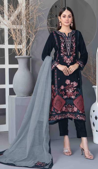 DN 4226 BY MAH E ROOH DESIGNER PAKISTANI VELVET SALWAR SUIT WHOLESALER IN SURAT